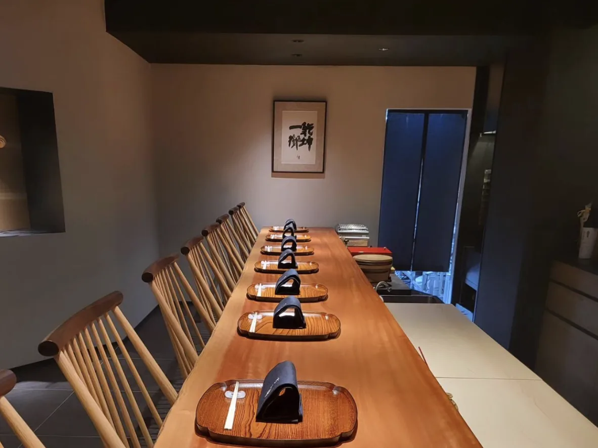 阿く津の店内